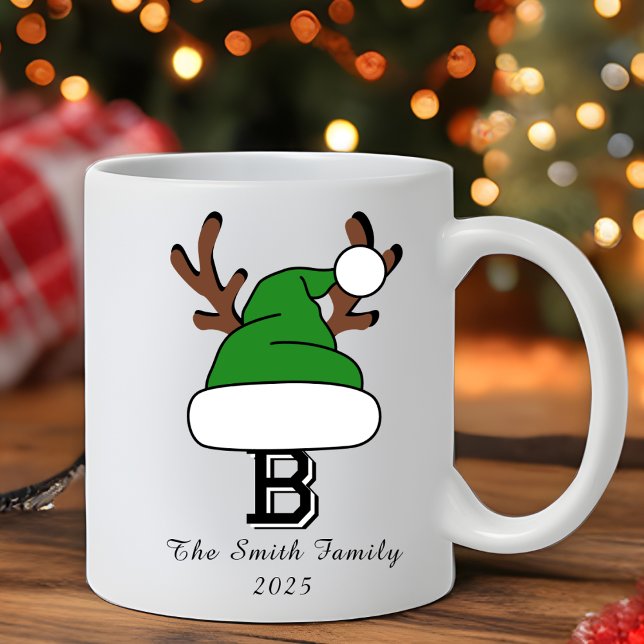 Grüne Weihnachtsmannmütze Monogram Weihnachten Kaffeetasse (Green Santa Hat Monogram Family Christmas Coffee Mug
)