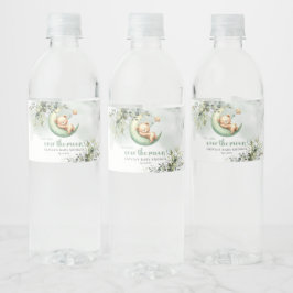 Grüner Eukalyptus schlafender Teddybär über dem Mo