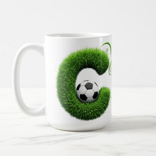 Grüner Gras-Buchstabe C-Topiary mit Fußball Kaffeetasse (Links)