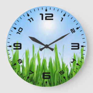 Grüner Grasgarten mit Blau Himmel Design Große Wanduhr