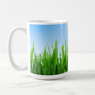 Grüner Grasgarten mit Blau Himmel Design Kaffeetasse