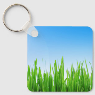 Grüner Grasgarten mit Blau Himmel Design Schlüsselanhänger