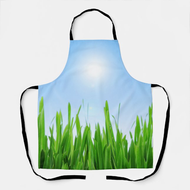 Grüner Grasgarten mit Blau Himmel Design Schürze (Vorderseite)