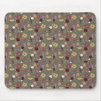 Grüner Hintergrund für die Blumenpracht im Herbst Mousepad