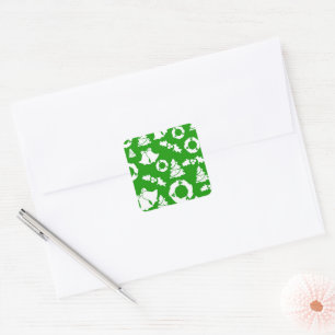 Grüner Hintergrund mit Glocken, Mistletoe und Baum Quadratischer Aufkleber