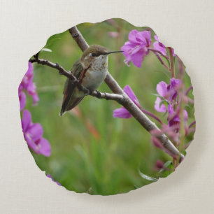 Grüner Hummingvogel lila rosa Blumenhintergrund Rundes Kissen