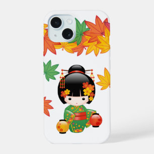 Grüner Kimono Kokeshi-Puppe mit Ahornblättern iPhone 15 Hülle