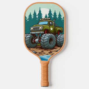 Grüner LKW im Wald Pickleball Schläger
