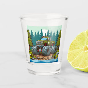 Grüner LKW im Wald Schnapsglas