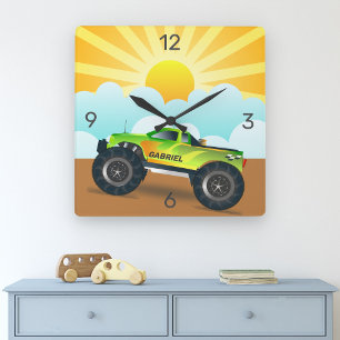Grüner Monster-Truck mit personalisiertem Namen fü Quadratische Wanduhr