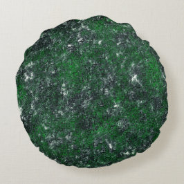 Grüner Pilz auf weißem grauem Fels oder Baumstamm Rundes Kissen