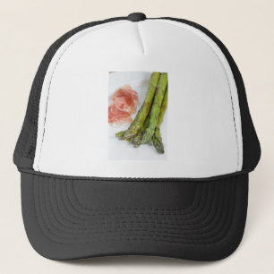 Grüner Spargel mit Schinken und Sauce Truckerkappe
