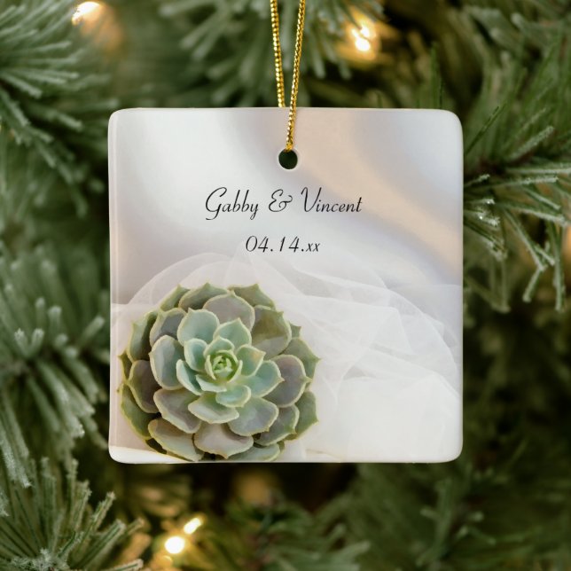 Grüner Sukkulent auf der Weißen Hochzeit Keramikornament (Baum)
