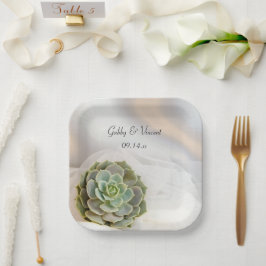 Grüner Sukkulent auf der Weißen Hochzeit Pappteller