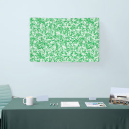 grüner und weißer Hintergrund mit kleinen weißen P Banner