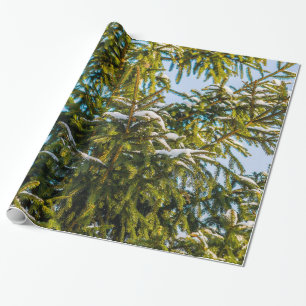 Grüner Weihnachtsbaum im Schnee Geschenkpapier
