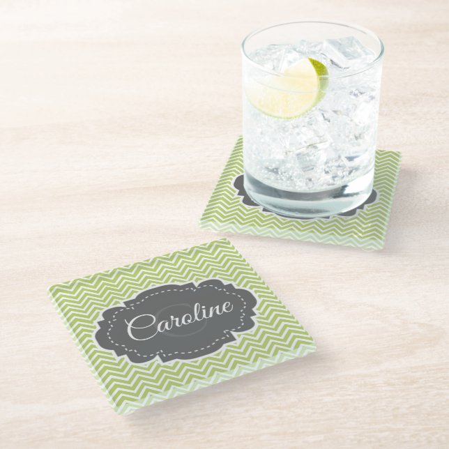 Grüner Zickzack Personalisierter Untersetzer (Schrägansicht)
