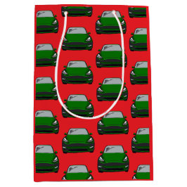 Grünes Elektrofahrzeug SUV Auto Red Background Mittlere Geschenktüte