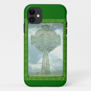 Grünes keltisches Kreuz und Wolken Case-Mate iPhone Hülle