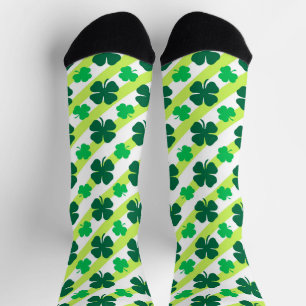 Grünes Kleeblatt auf Streifenmuster-Socken Socken