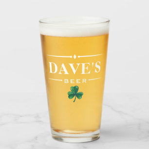 Grünes Kleeblatt Weißes Vintages Deko Pint Glas