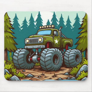 Grünes Monster-Truck im Wald Mousepad