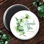 Grünes, schlichtes Brautparty Magnet<br><div class="desc">Succulent und Eucalyptus Brautparty Welcome Foam Board Idee 2022 Inspiration oder kaufen. Herzlich willkommen in Ihrem Brautparty mit diesem schönen Willkommensschild mit einem Kranz Eukalyptus und üppiger Vegetation. Fügen Sie den Namen, das Datum und den persönlichen Willkommenstext des Ehrengast mit den angegebenen Feldern hinzu. Begrüßungszeichen Hochzeit moderne elegante eucalyptus üppige...</div>