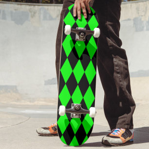 Grünes Schwarz Harlekin Diamanten Dame Design Skateboard