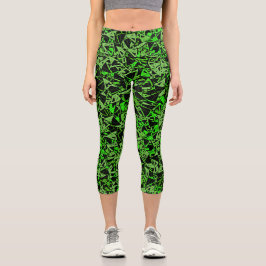 Grünes schwarzes Dreieckmuster Capri Leggings