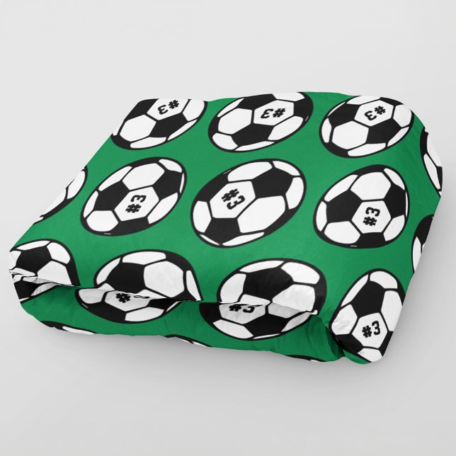 Grünes schwarzes Fußballmuster mit Nummer Fleecedecke (Von Creator hochgeladen)