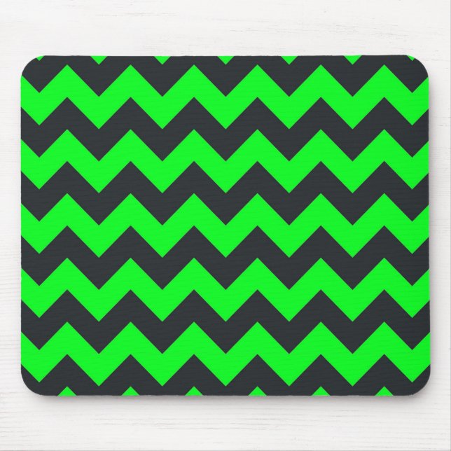 Grünes schwarzes Zickzack Neonmuster Mousepad (Vorne)