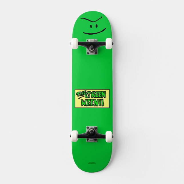 Grünes Weenii Skateboard mit LKWs 'n dreht sich (Vorderseite)