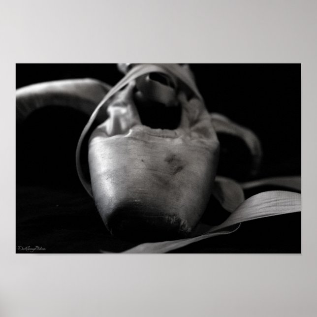 Grunge BW Pointe (Ballet) Schuhe Poster (Vorne)