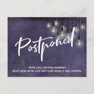 Grunge Lila Edison Lights Zurückgestellt Hochzeit Postkarte