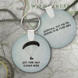 Grunge Look Paraglider, eigene Textfront und Rücks Schlüsselanhänger<br><div class="desc">Ein einfaches, schlagkräftiges Gleitschirm-Design mit einem grunzigen, leicht abgenutzten und verwitterten Look. Wenn Sie sich dazu äußern können, haben Sie wahrscheinlich eigene Himmelsabenteuer erlebt, von Bergen, Flugzeug oder sogar Hubschraubern springen und die Welt von oben aus sehen. Also, warum nicht dieses Paraglider Logo mit Ihrem eigenen Text personalisieren oder einen...</div>