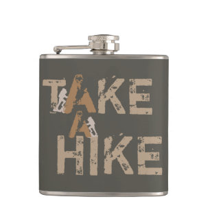 Grunge Nimm eine Wandertypografie Flachmann