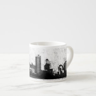 Grungy Stadthintergrund in Schwarzweiss Espressotasse