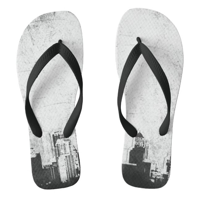 Grungy Stadthintergrund in Schwarzweiss Flip Flops (Fußbett)