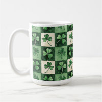 GRÜNSCHATTIERUNGEN IRISCH KELTISCHE SHAMROCKS