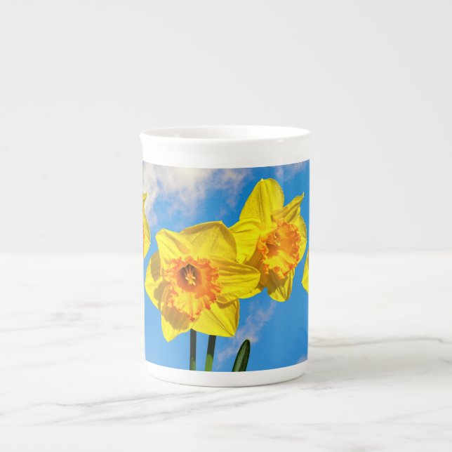 Gruppe der Daffodils Goldmedaille-Blume Prozellantasse (Vorderseite)