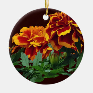 Gruppe der orangefarbenen Marigolde mit gelben Spi Keramik Ornament
