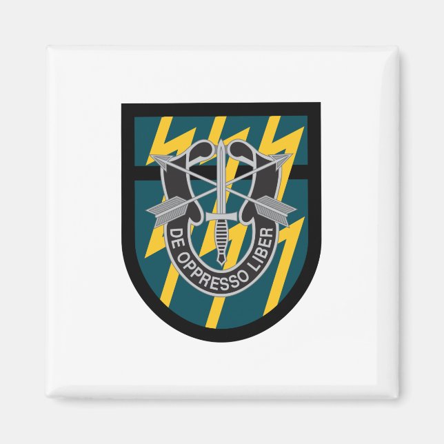 Gruppe der Spezialeinheiten (12. SFG) Magnet (Vorne)