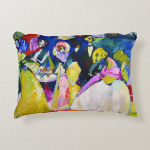 Gruppe in Krinolinen von Wassily Kandinsky Dekokissen