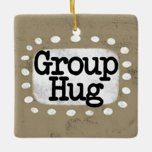 Gruppenumarmung Keramikornament