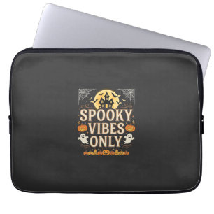 Gruselige Halloween-Geisterburg Design_1 Laptopschutzhülle