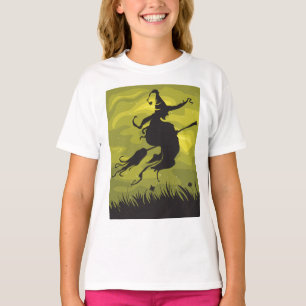 Gruselige Halloween-Hexe fliegt auf Besenstiel T-Shirt