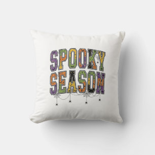Gruselige Saison Vintage Halloween-Schriftzug Desi Kissen