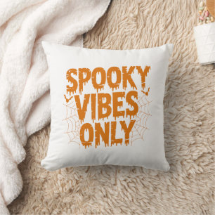 Gruselige Stimmung nur tropfender Halloween-Text Kissen