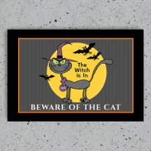 Gruselige verzaubernde Halloween-Katze