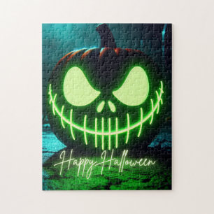 Gruseliger grüner leuchtender Halloween-Kürbis